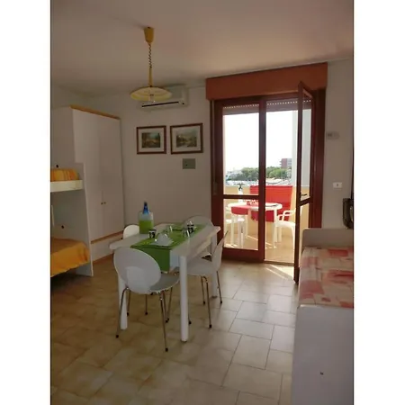 アパート Homely Seaview Flat With Balcony - Beahost