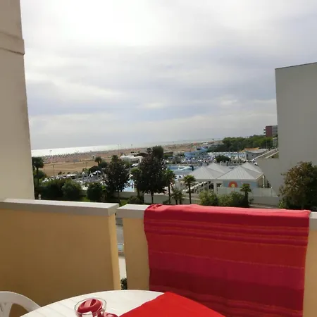 아파트 Homely Seaview Flat With Balcony - Beahost 비비오네