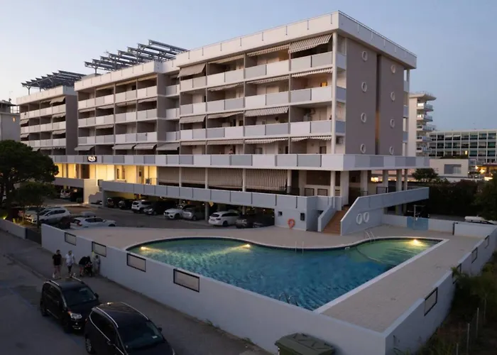 Homely Seaview Flat With Balcony - Beahost 아파트 비비오네