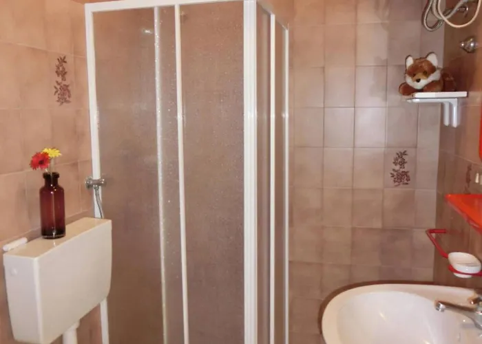 Homely Seaview Flat With Balcony - Beahost * 비비오네