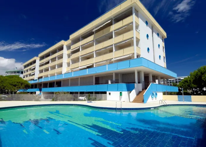 Homely Seaview Flat With Balcony - Beahost